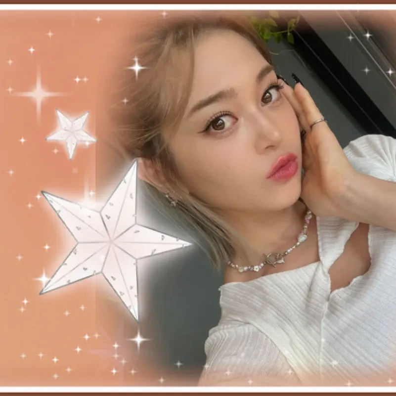 A moment captured by AleXa's fan