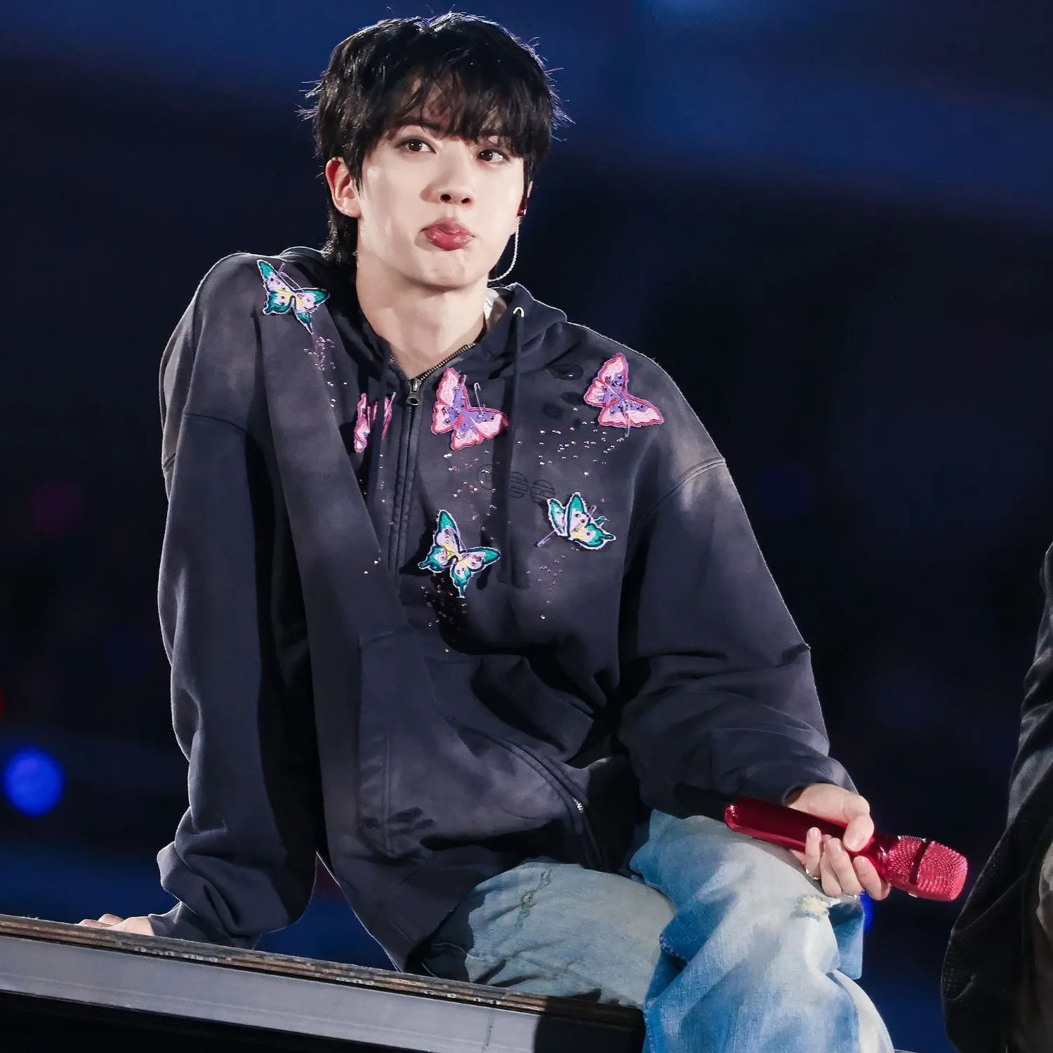 진 (방탄소년단)의 비하인드 컷