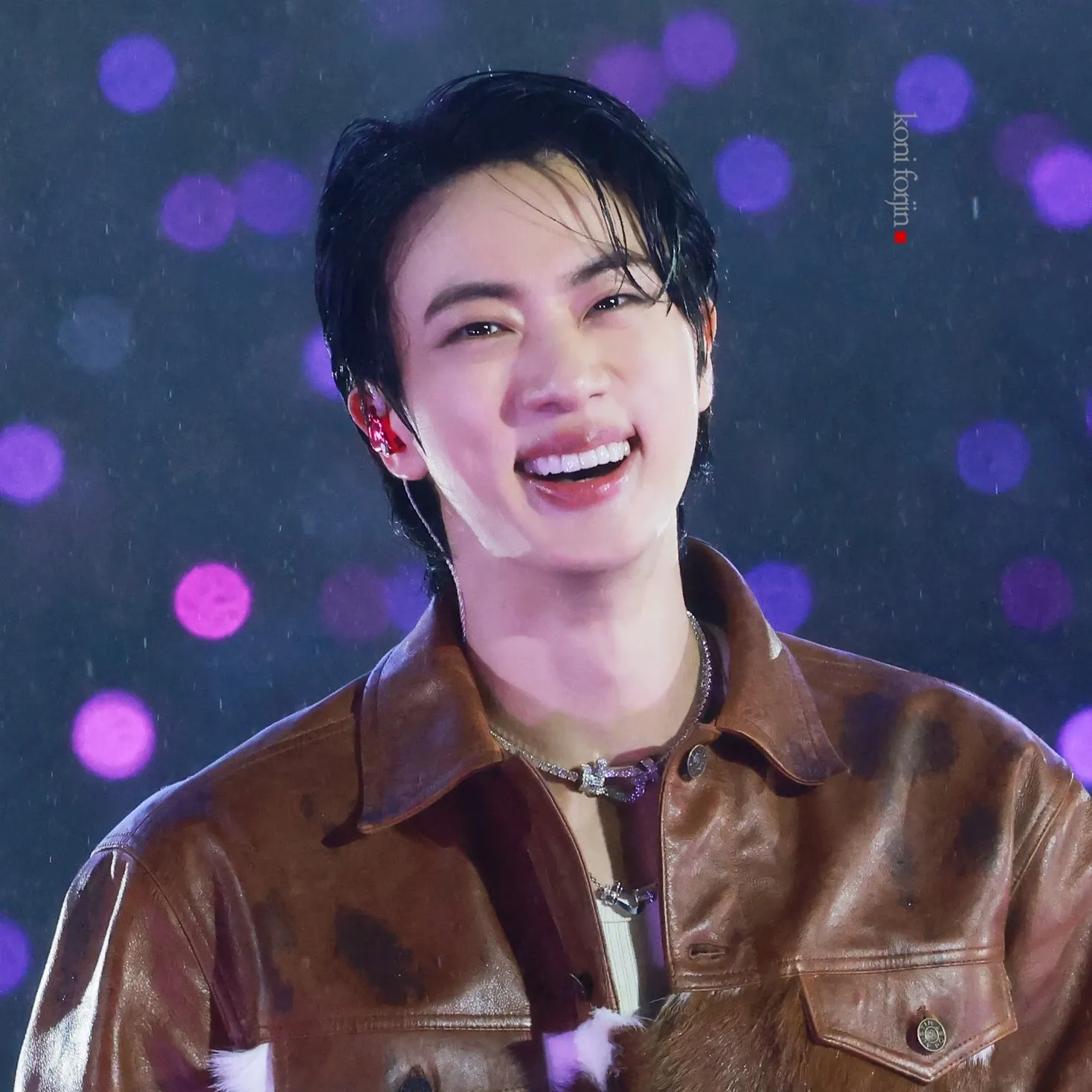 Momen yang diabadikan oleh penggemar Jin (BTS)