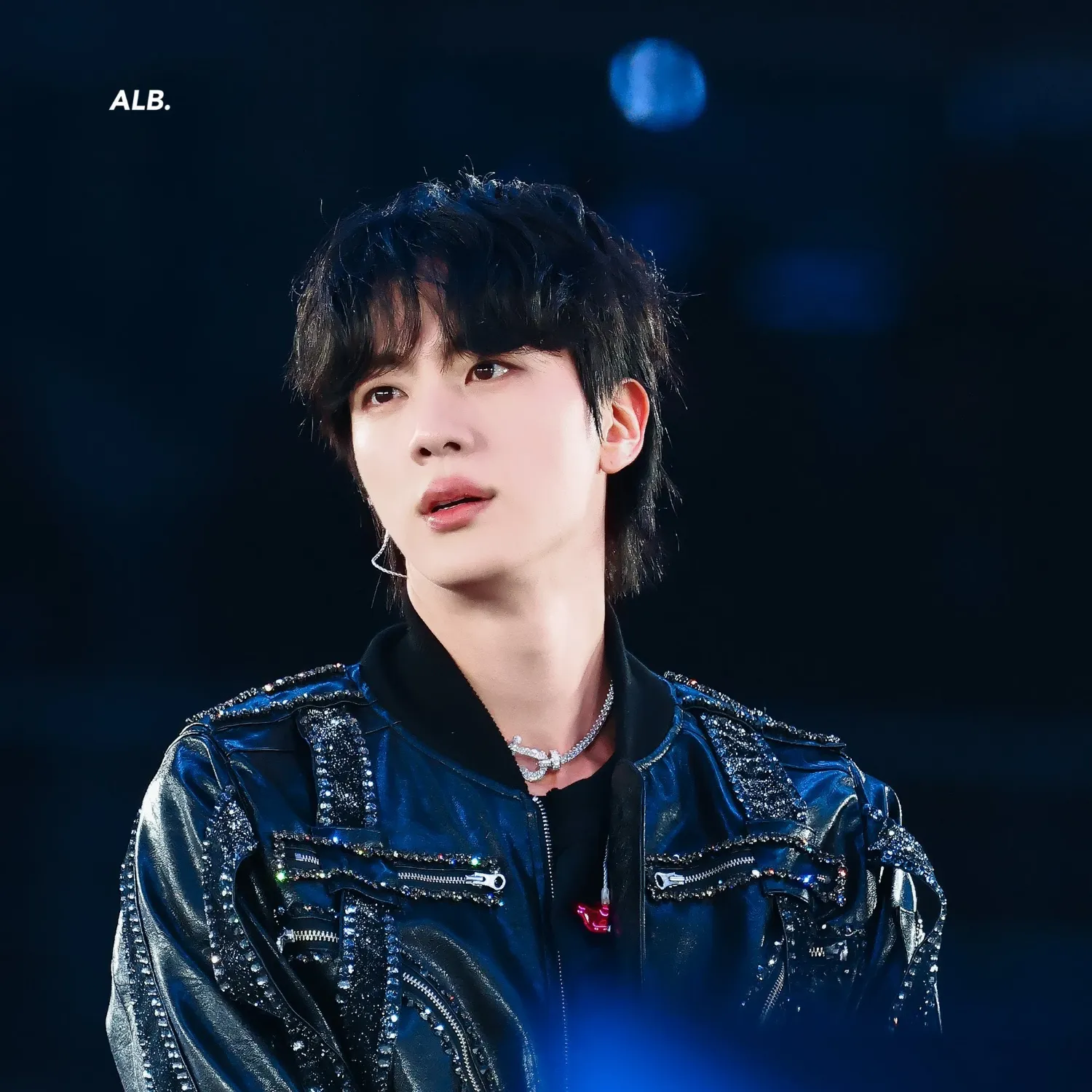 Foto aktivitas terbaru Jin (BTS)