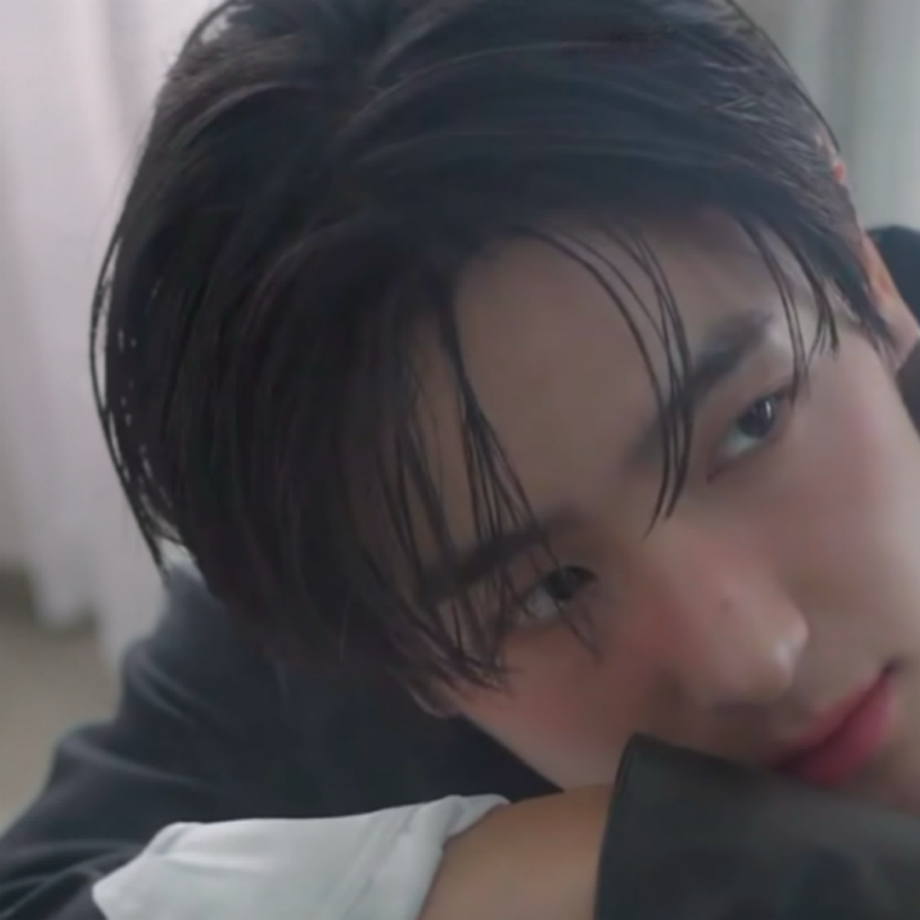 A moment captured by Hyunjae (THE BOYZ)'s fan