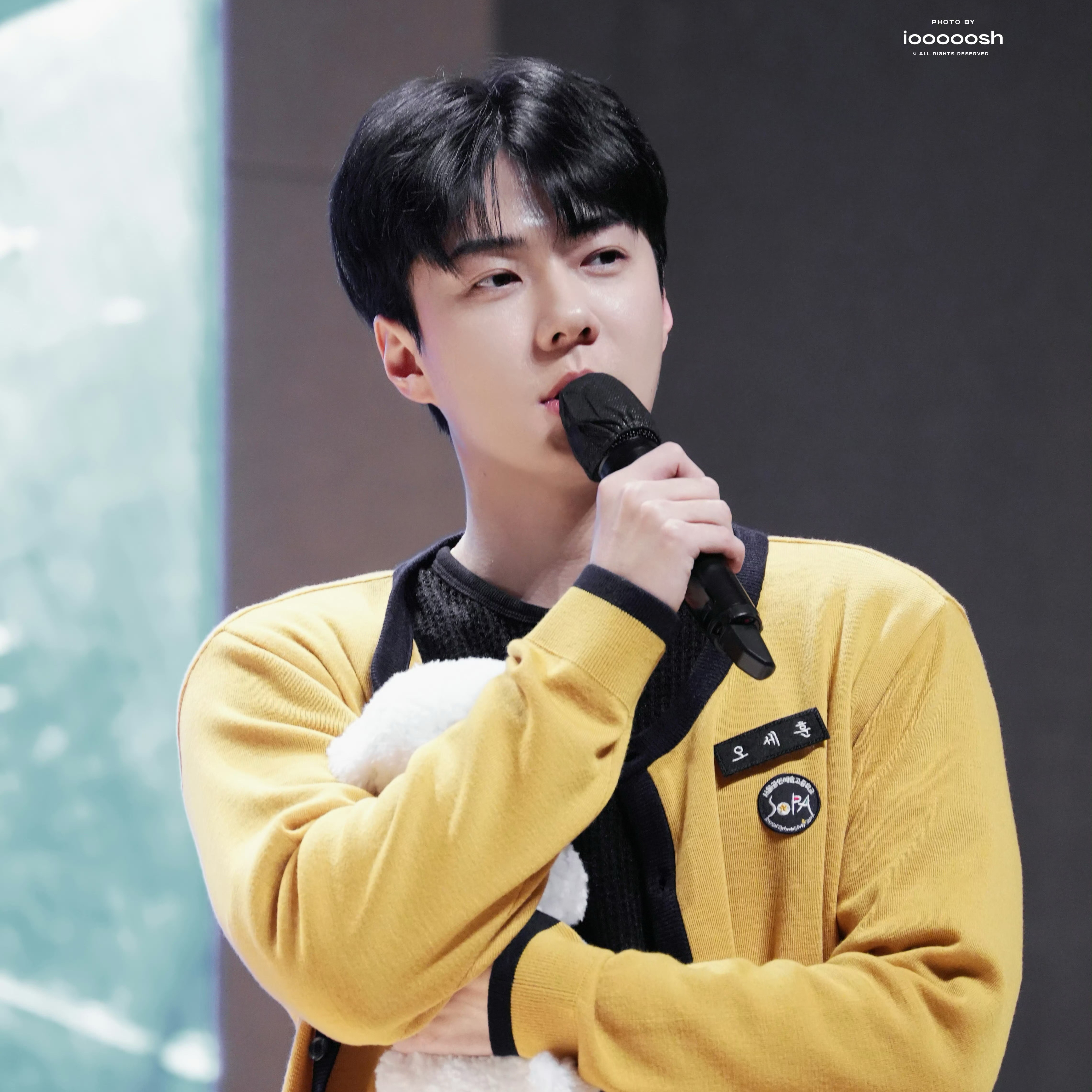 A moment captured by Sehun (EXO)'s fan