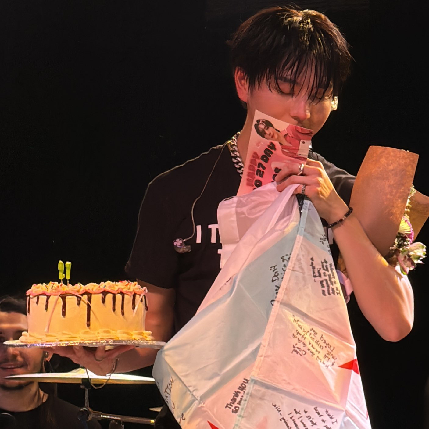 Behind-the-scenes cut of Kino (PENTAGON)