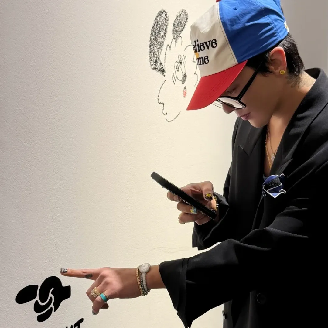 Behind-the-scenes cut of G-DRAGON (BIGBANG)