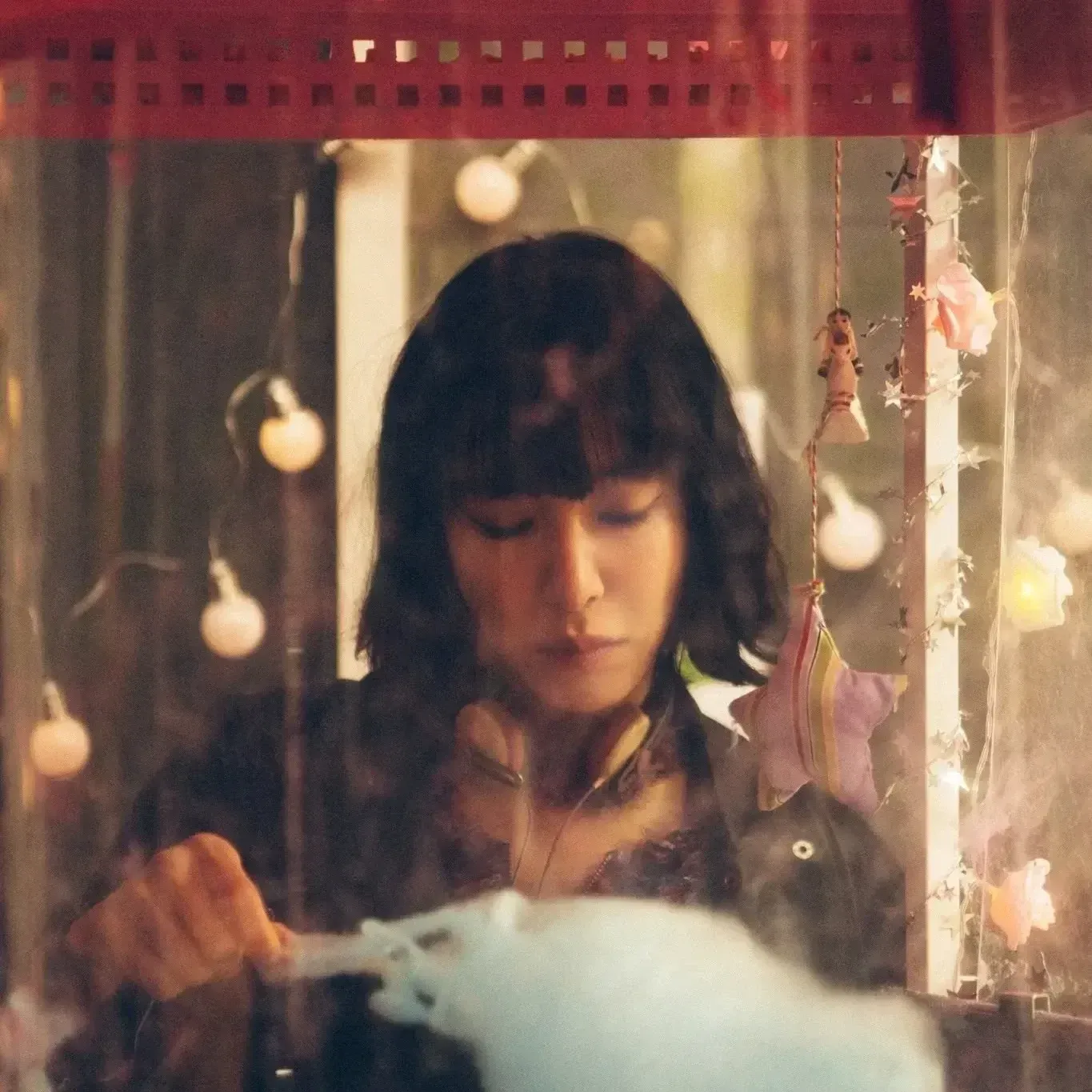 Behind-the-scenes cut of Tiffany Young (Girls' Generation)
