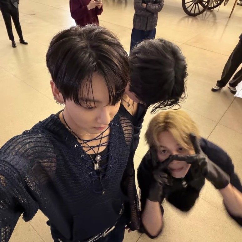 Foto aktivitas terbaru BTS