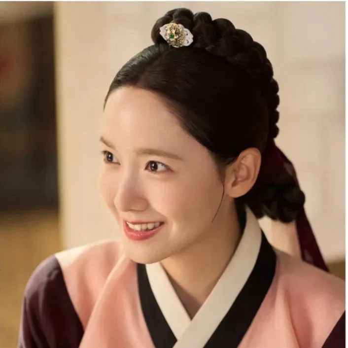 A moment captured by Yoona (Girls' Generation)'s fan