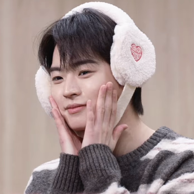 Behind-the-scenes cut of Hyojin (ONF)