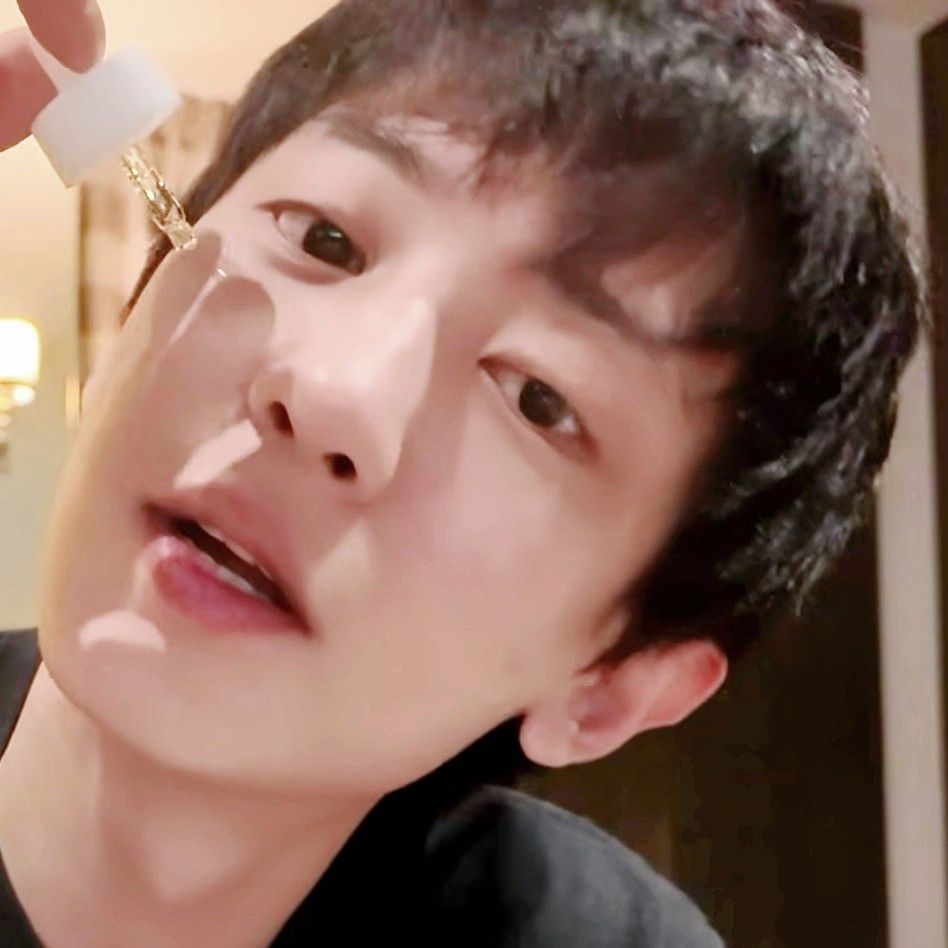 Foto aktivitas terbaru Chanyeol (EXO)