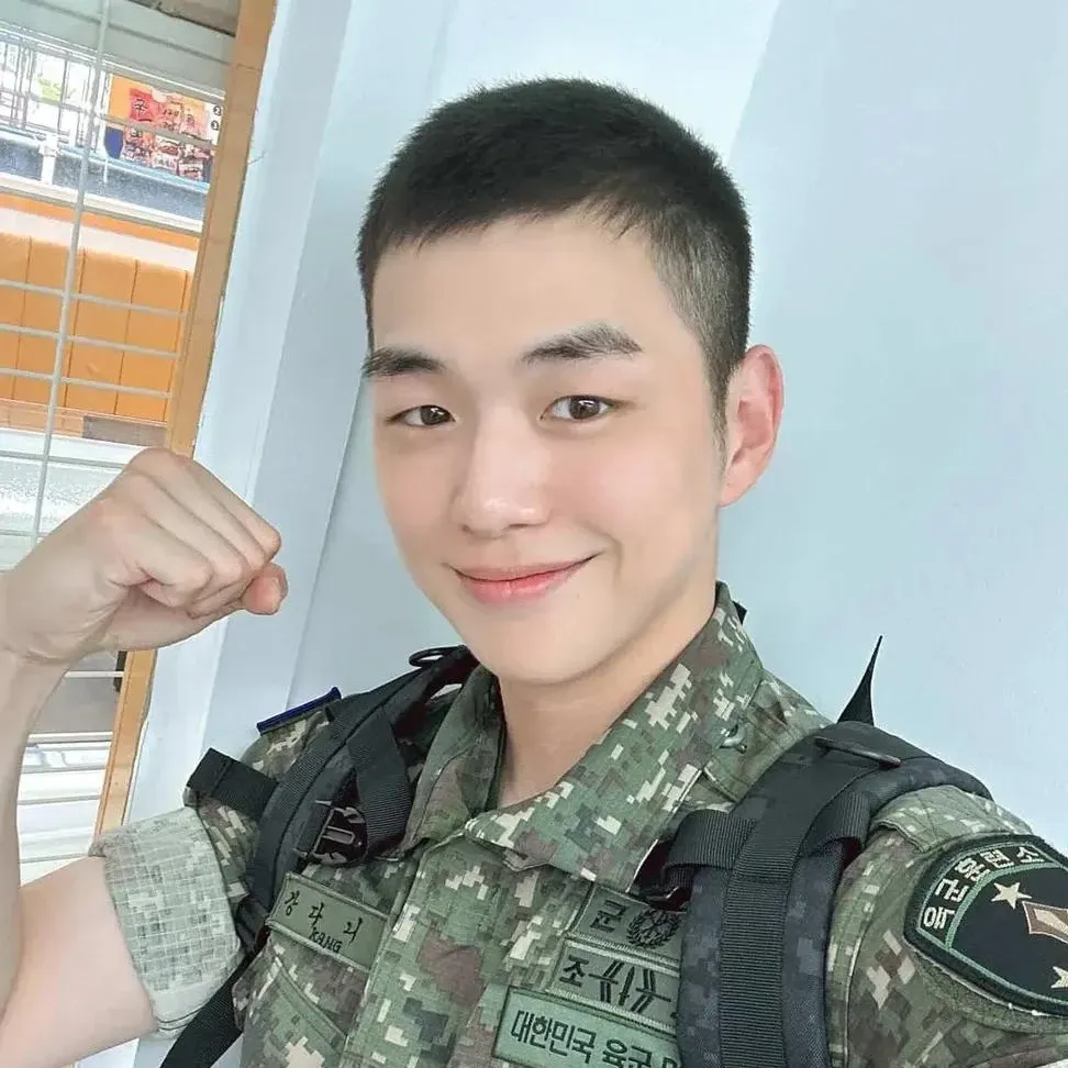 강다니엘 최근 활동샷