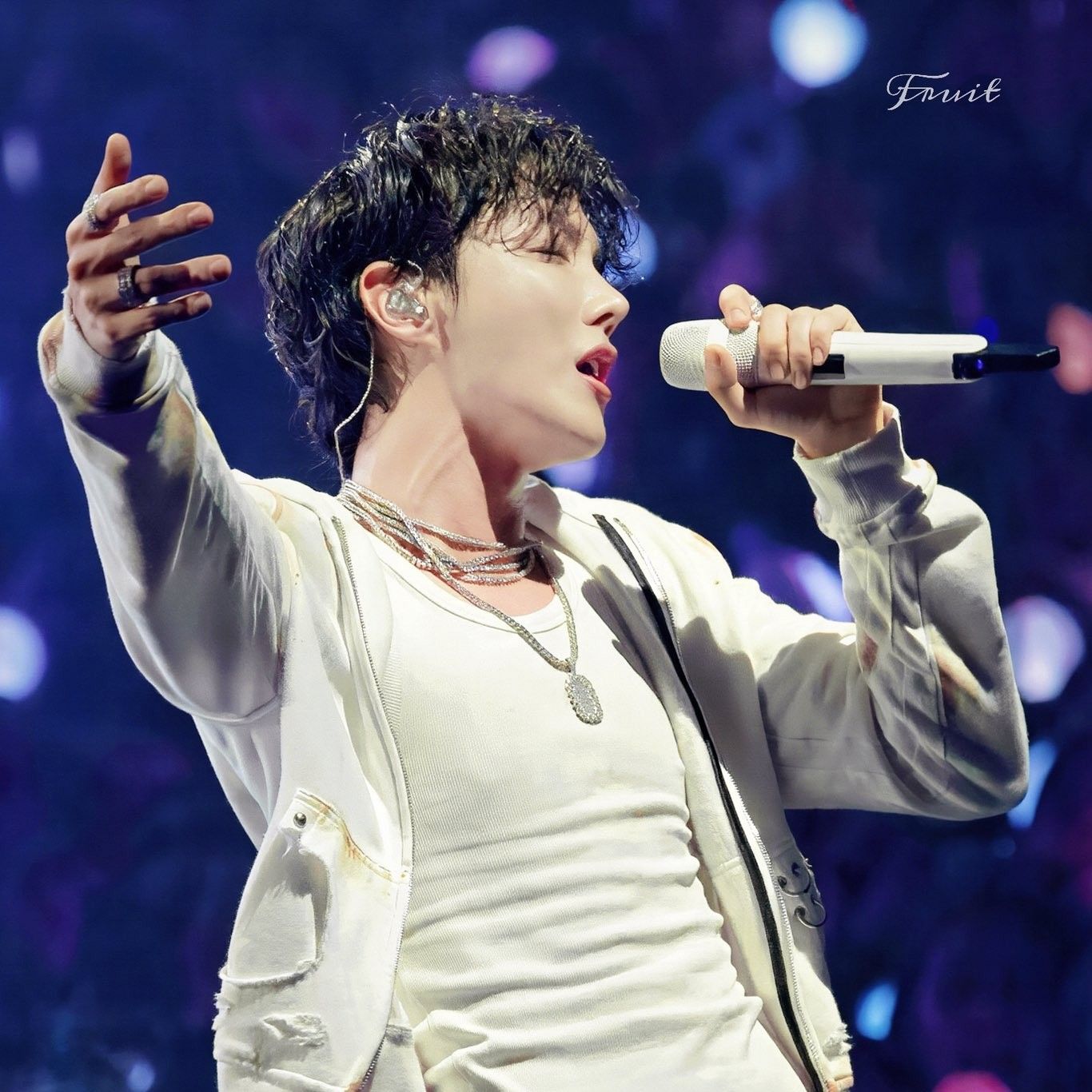 제이홉 (방탄소년단)의 최신 사진