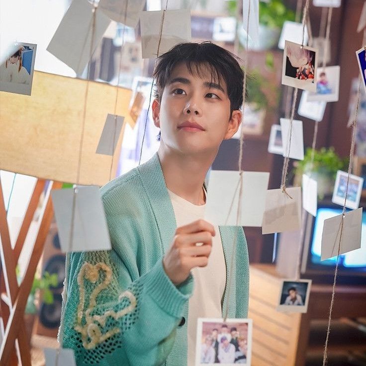 A moment captured by MJ (ASTRO)'s fan