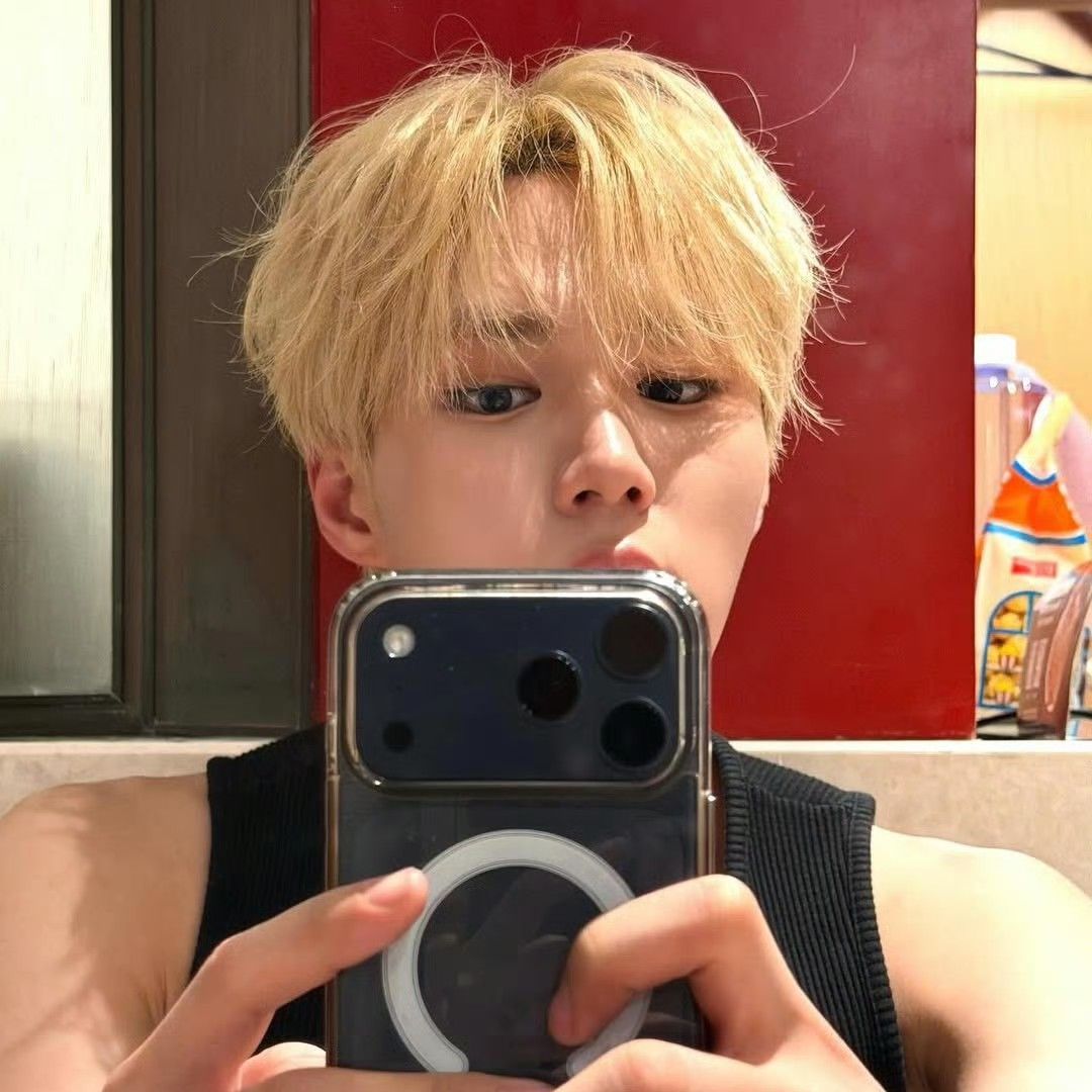 Behind-the-scenes cut of Kim Junseo (ALPHA DRIVE ONE)