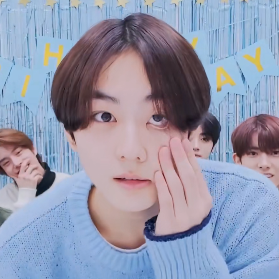 Behind-the-scenes cut of Jungwon (ENHYPEN)