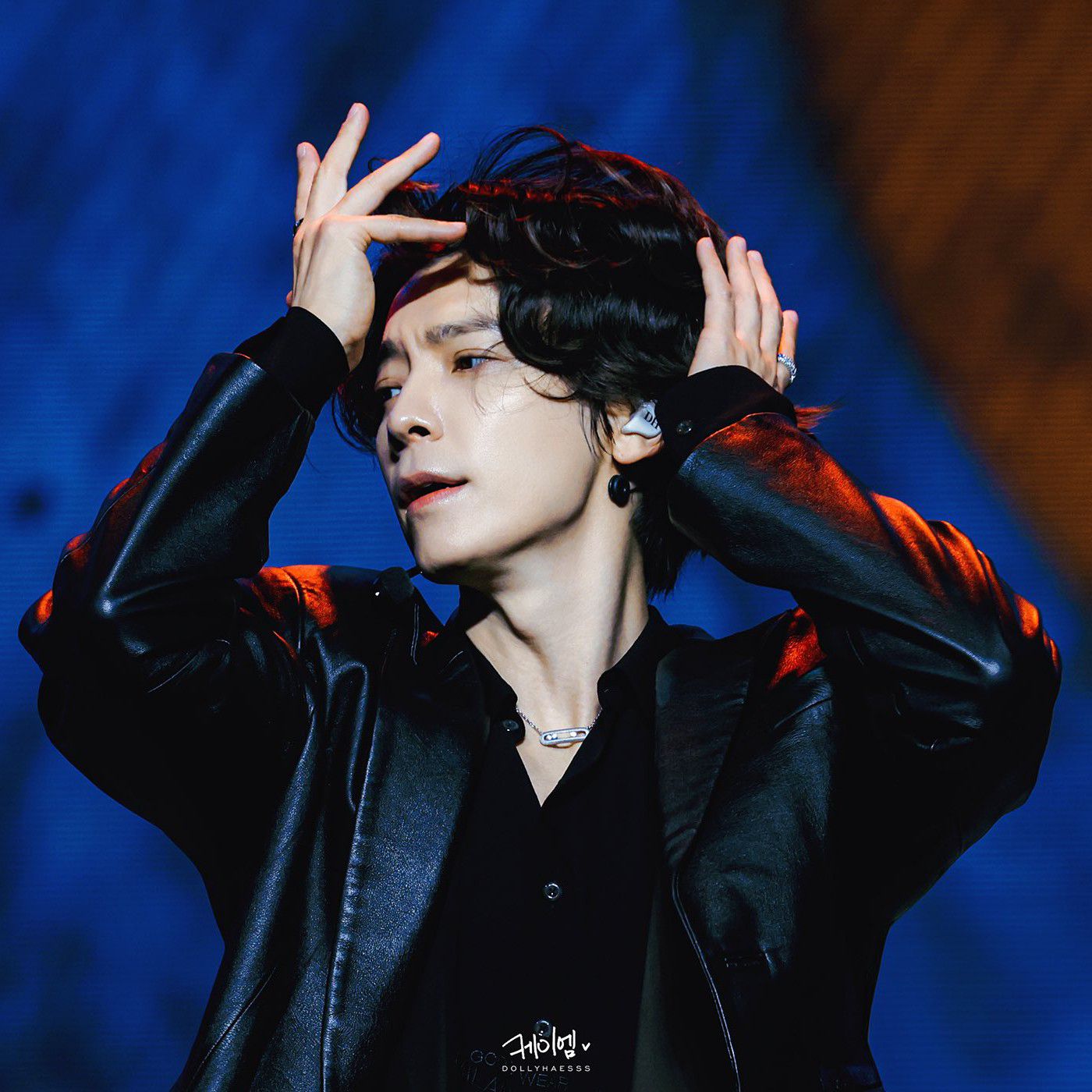 Behind-the-scenes cut of Donghae (Super Junior)