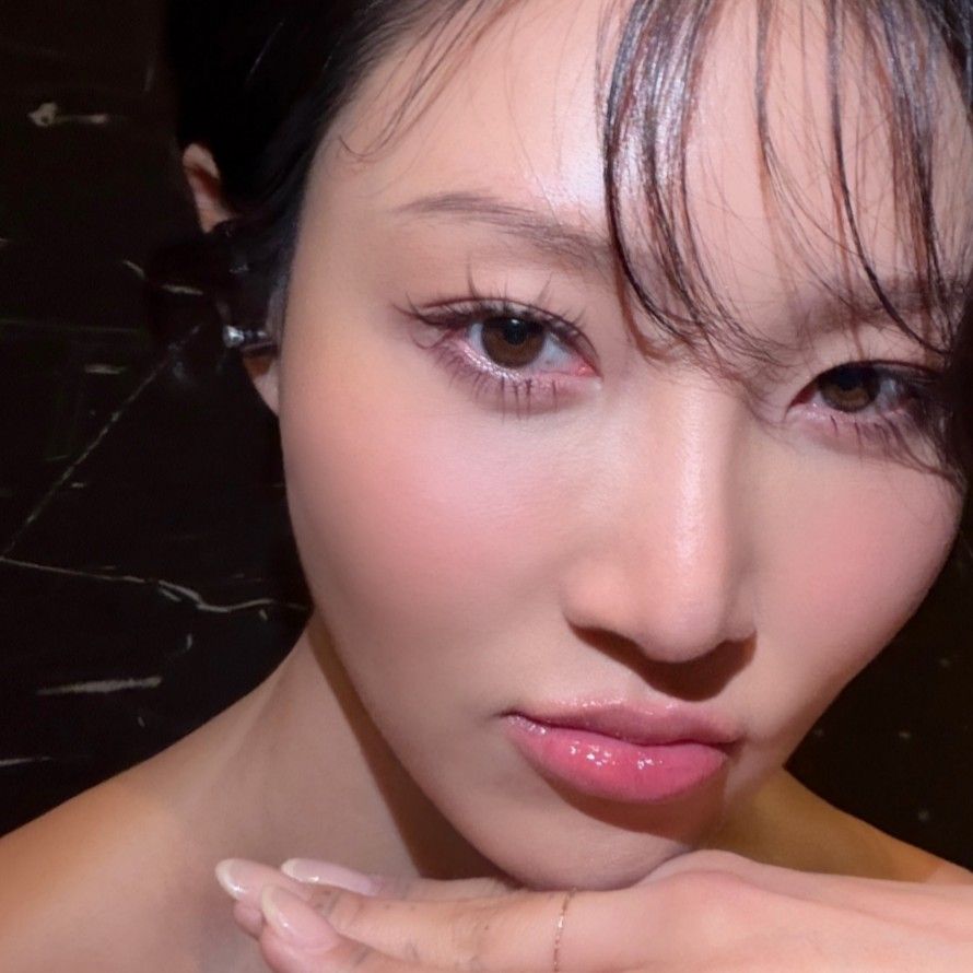 Recent activity shot of Hwasa (MAMAMOO)