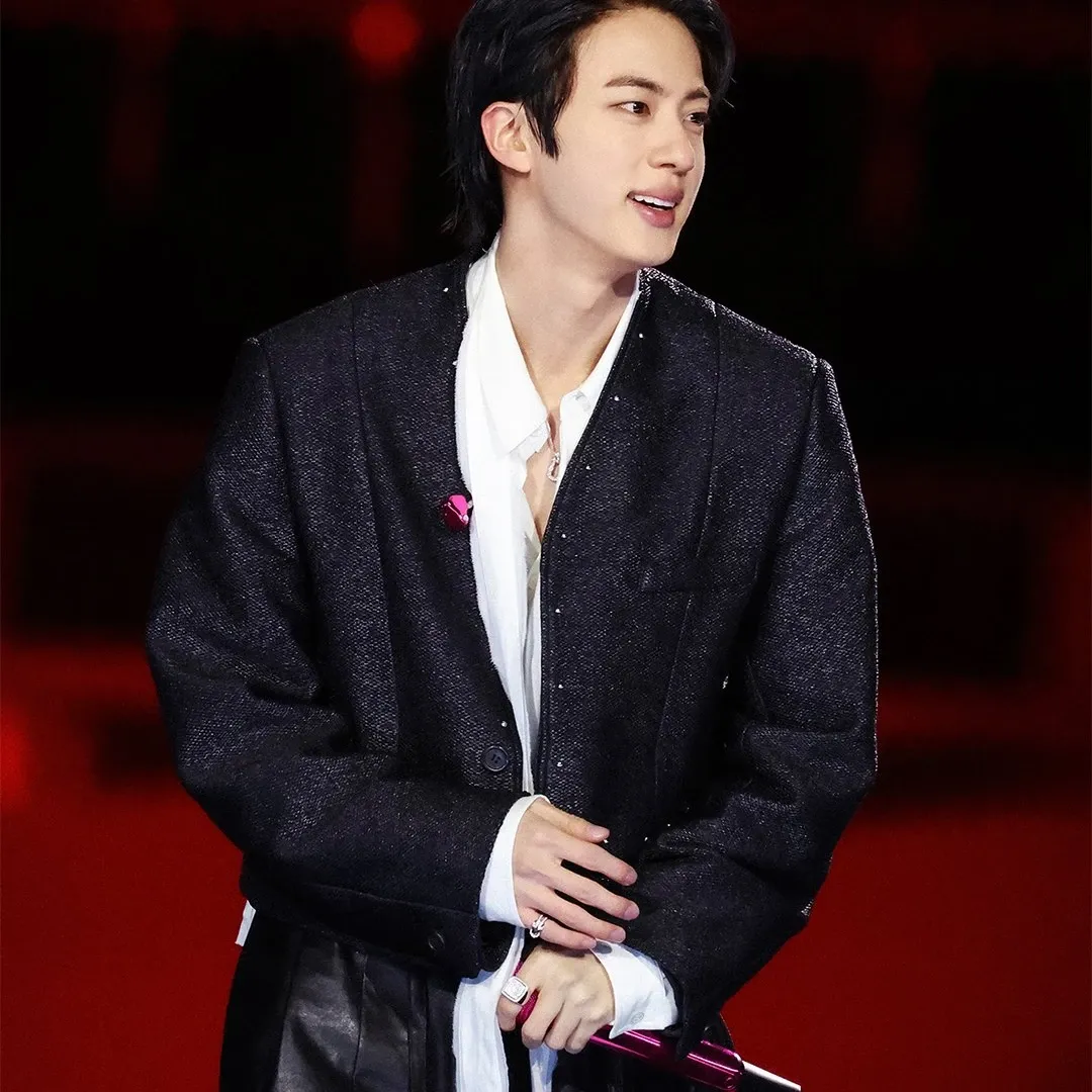 Behind-the-scenes cut of BTS