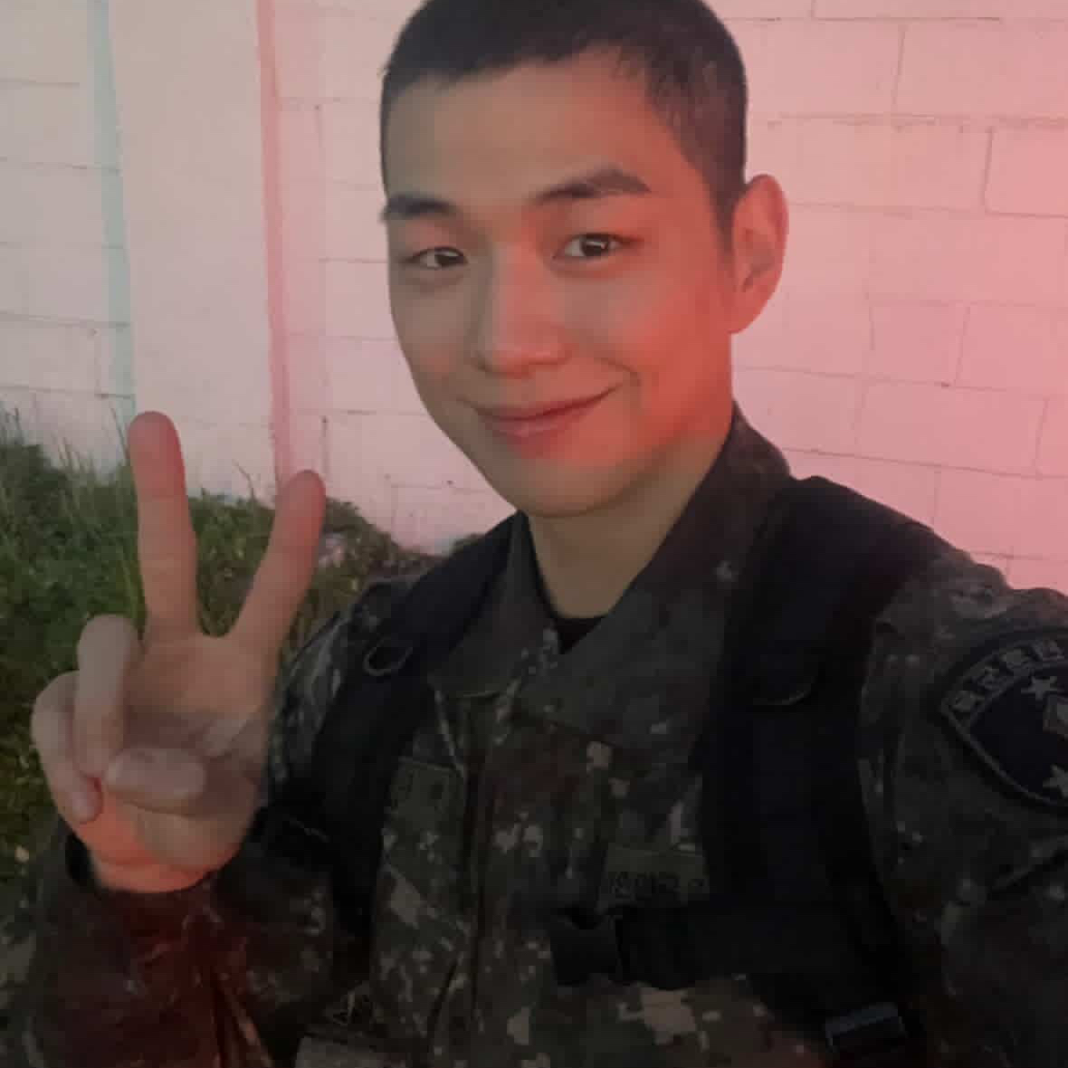강다니엘의 비하인드 컷