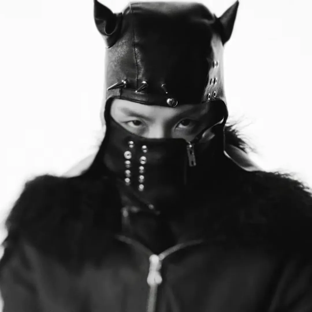 Foto aktivitas terbaru j-hope (BTS)