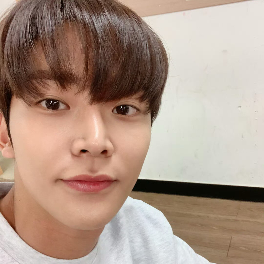 Momen yang diabadikan oleh penggemar Rowoon