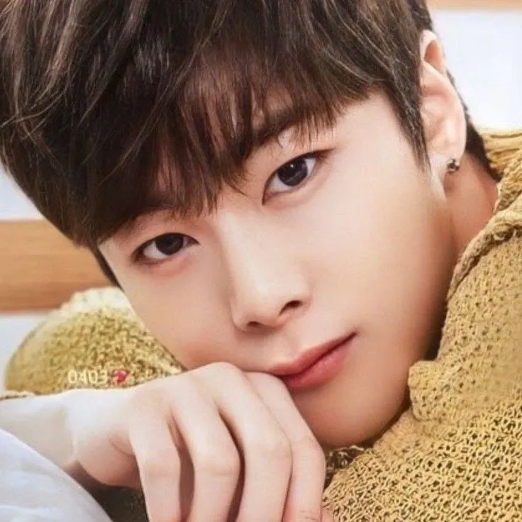 A moment captured by Moonbin (ASTRO)'s fan