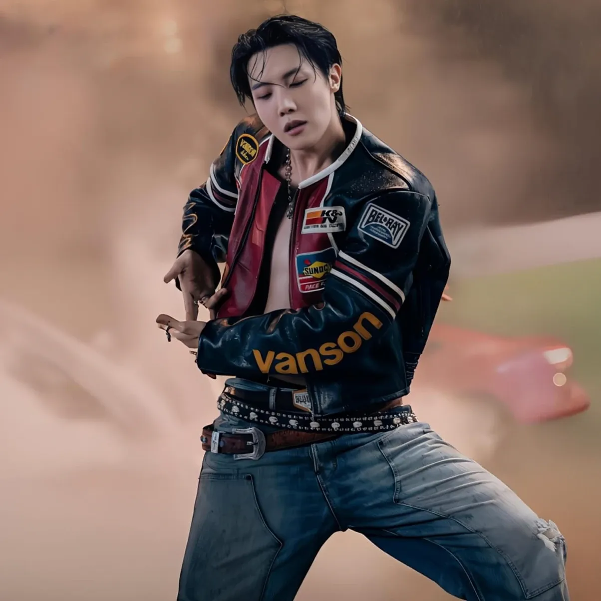 Foto aktivitas terbaru j-hope (BTS)