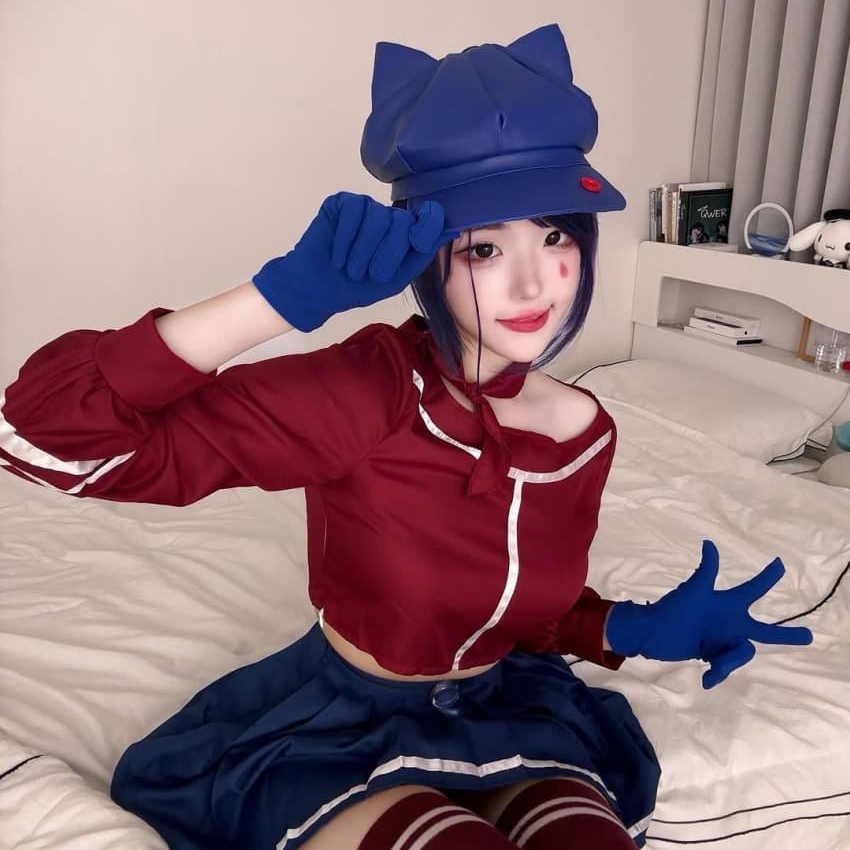 Behind-the-scenes cut of QWER