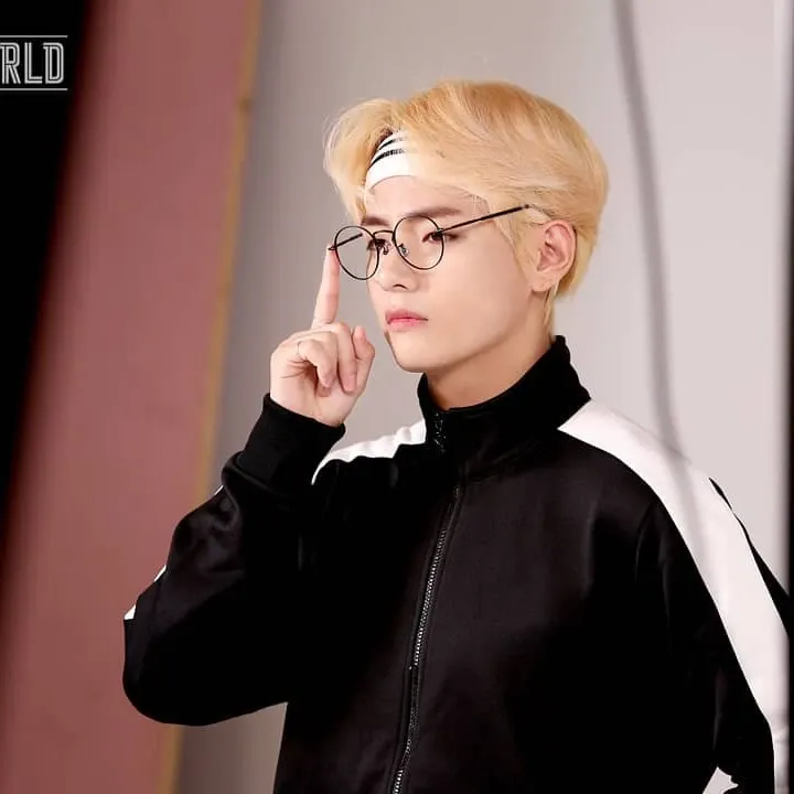 Latest photo of V (BTS)