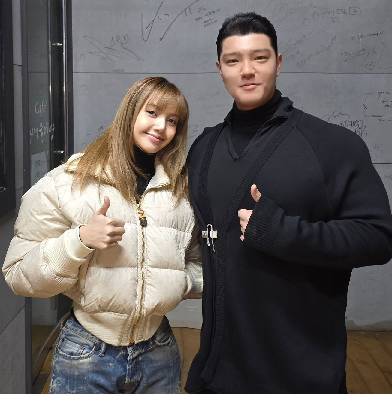 Foto terbaru Lisa (BLACKPINK)