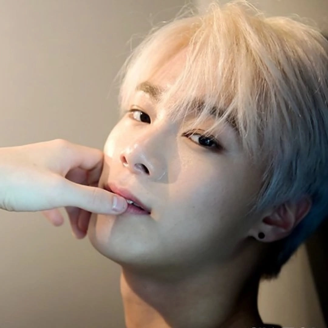 Behind-the-scenes cut of Moonbin (ASTRO)