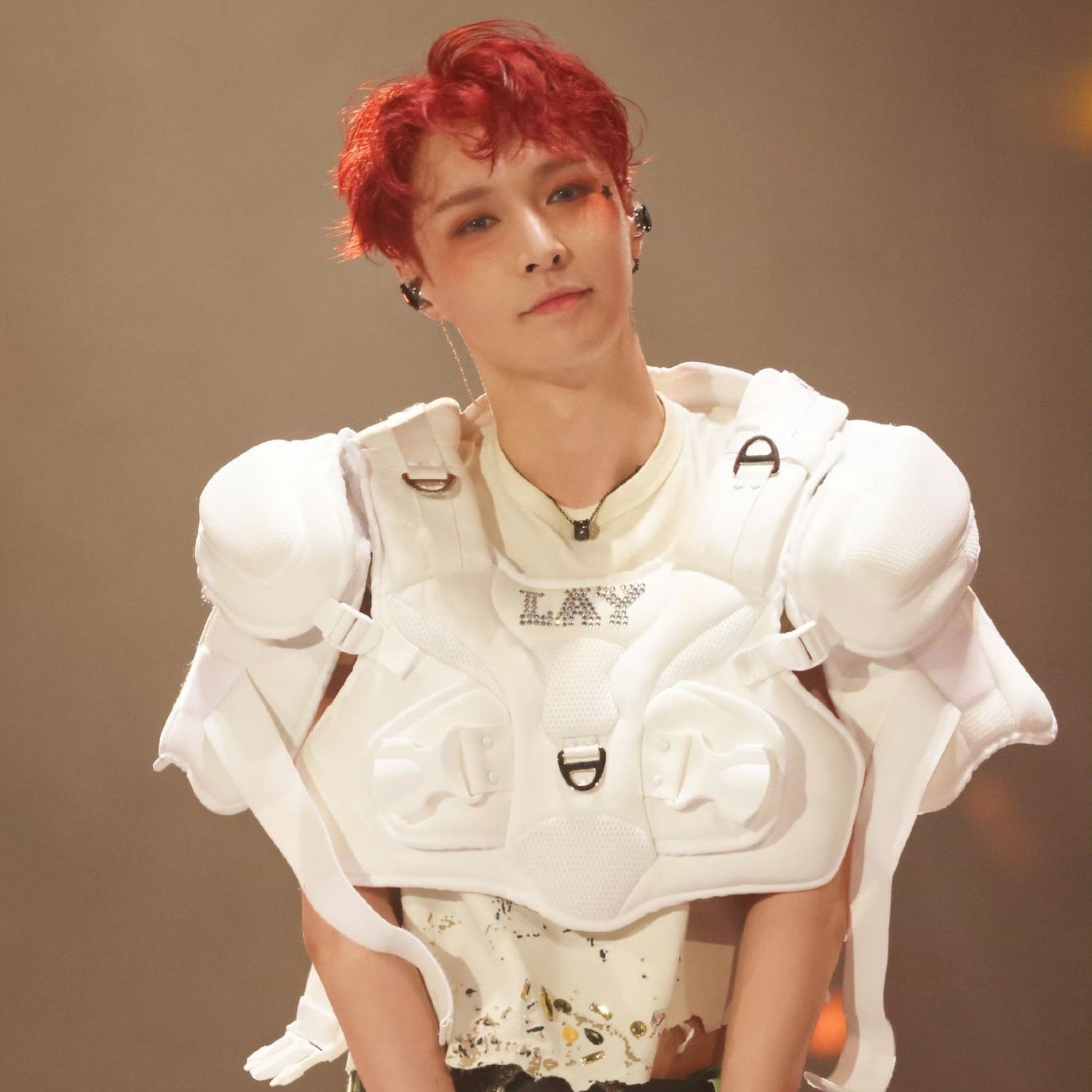 Behind-the-scenes cut of Lay (EXO)