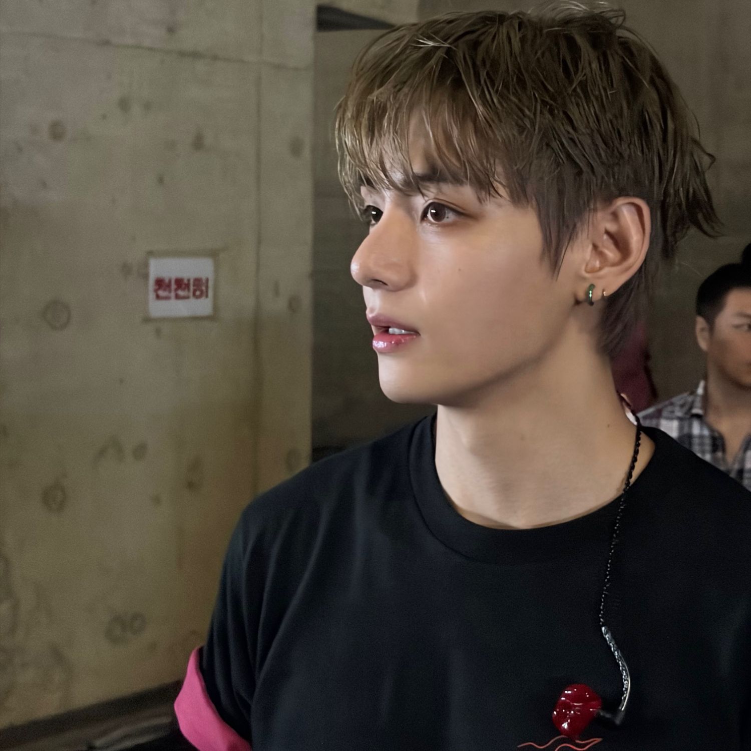 뷔 (방탄소년단)의 최신 사진