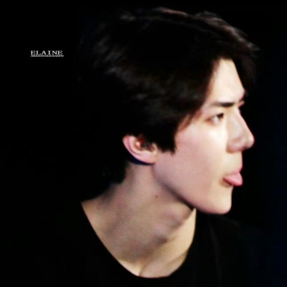 A moment captured by Sehun (EXO)'s fan