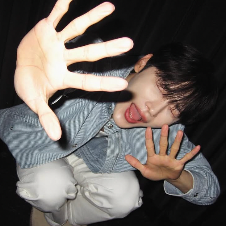 Foto aktivitas terbaru Jeon Woong (AB6IX)