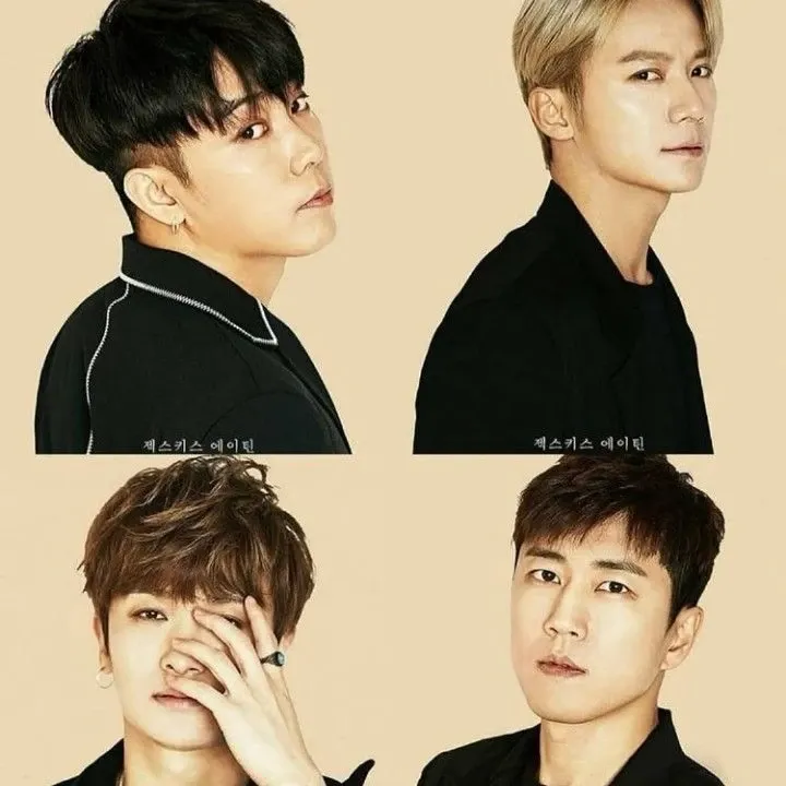 Recent activity shot of SECHSKIES