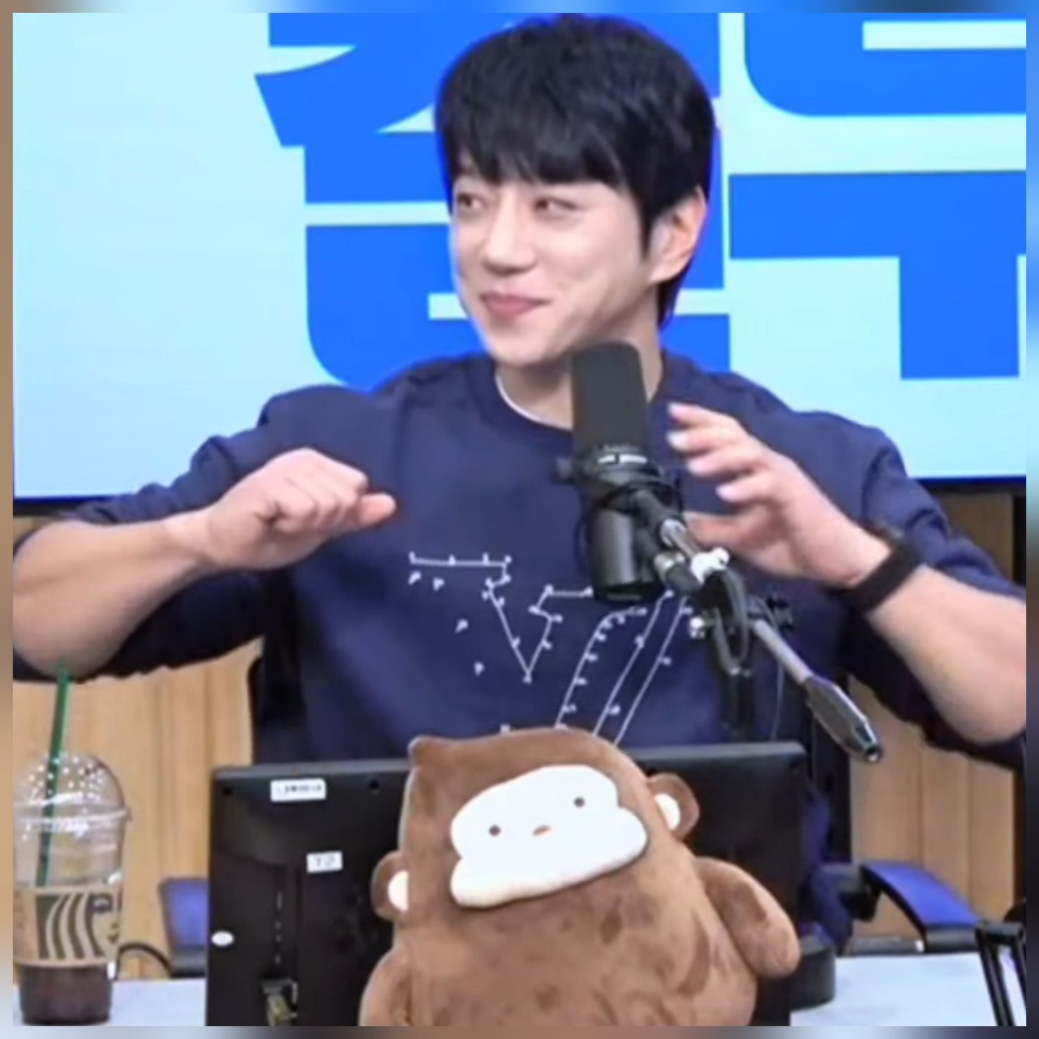 Behind-the-scenes cut of Hwang Chiyeol