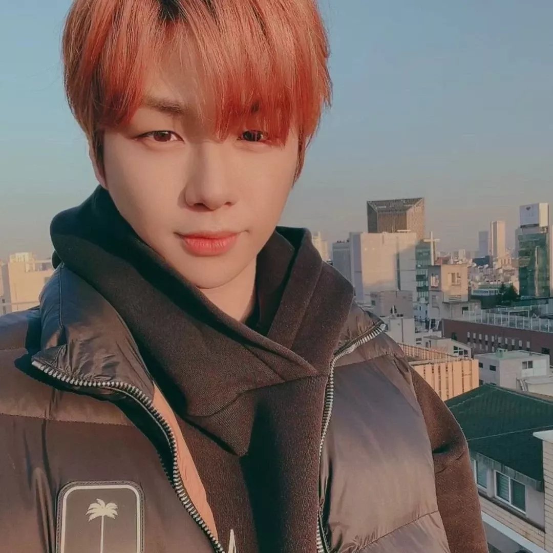 강다니엘의 비하인드 컷