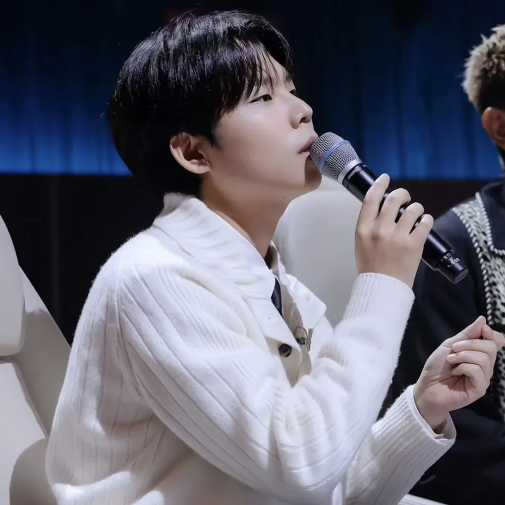 Recent activity shot of Jung Seunghwan