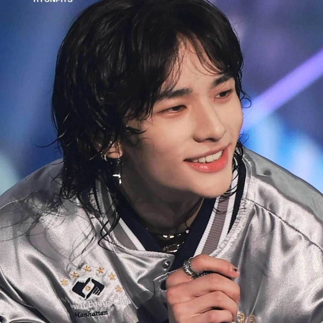 Latest photo of Felix (Stray Kids)