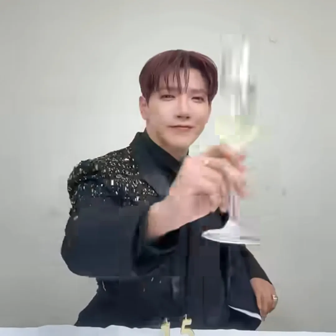 Latest photo of Jun. K (2PM)