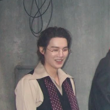 Potret di balik layar SUGA (BTS)