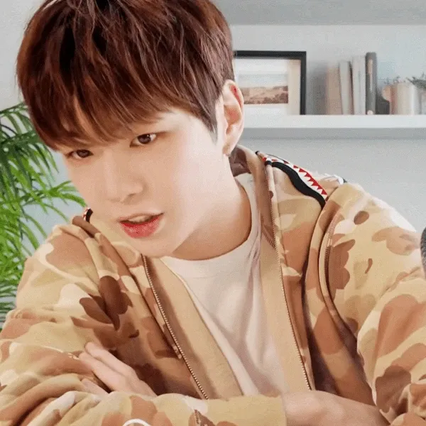 강다니엘의 비하인드 컷