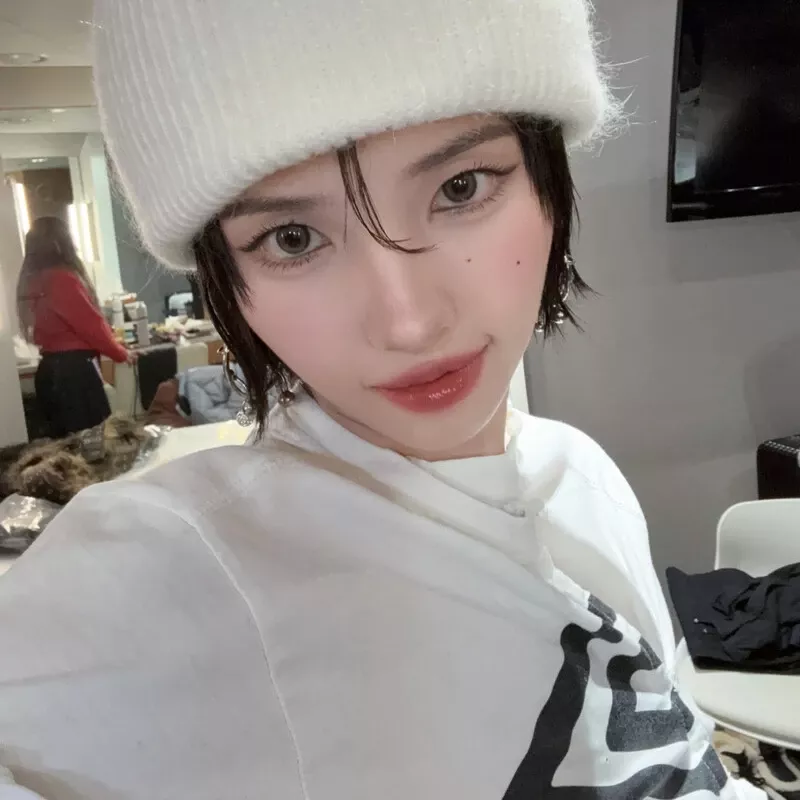 Recent activity shot of Soyeon (i-dle)