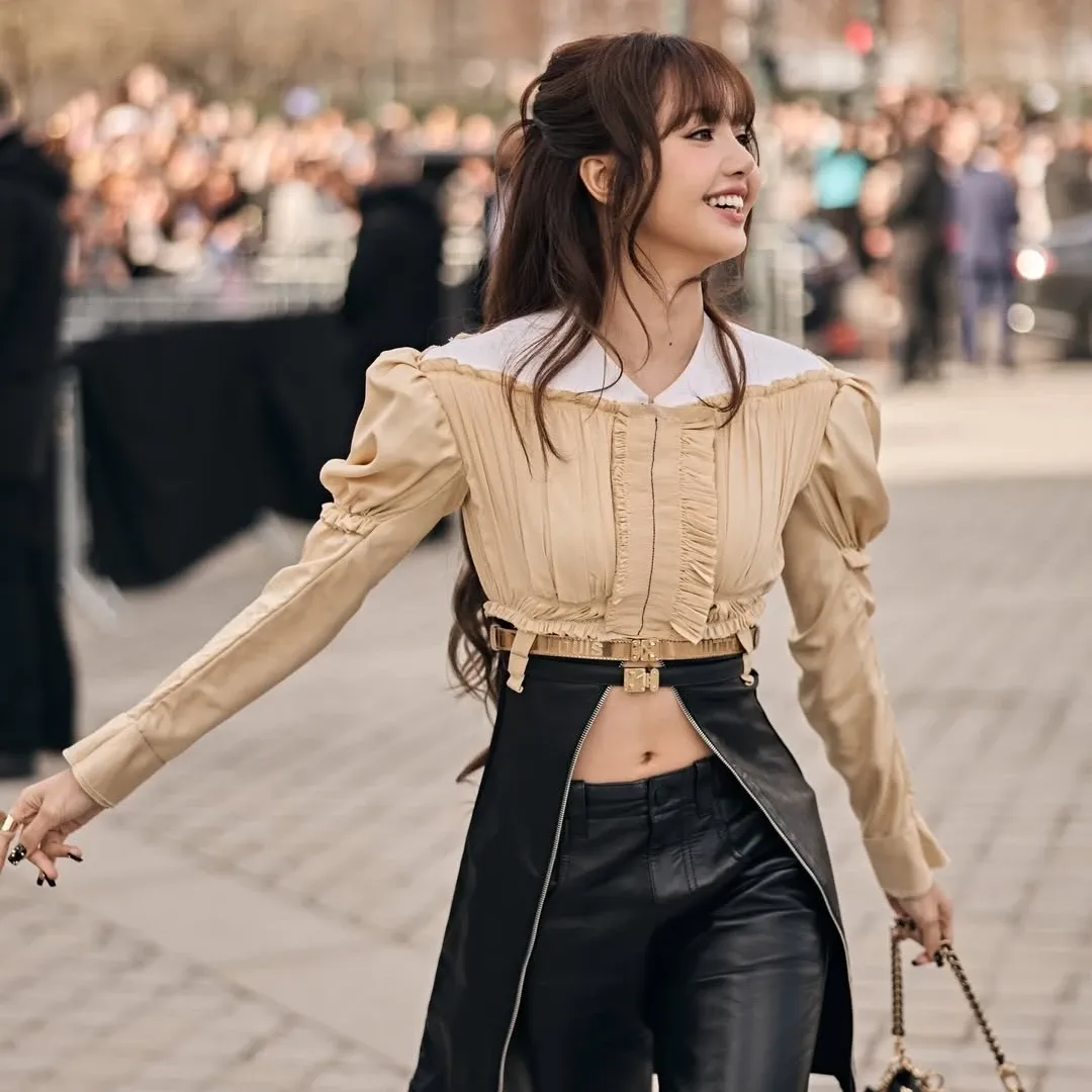 Momen yang diabadikan oleh penggemar Lisa (BLACKPINK)