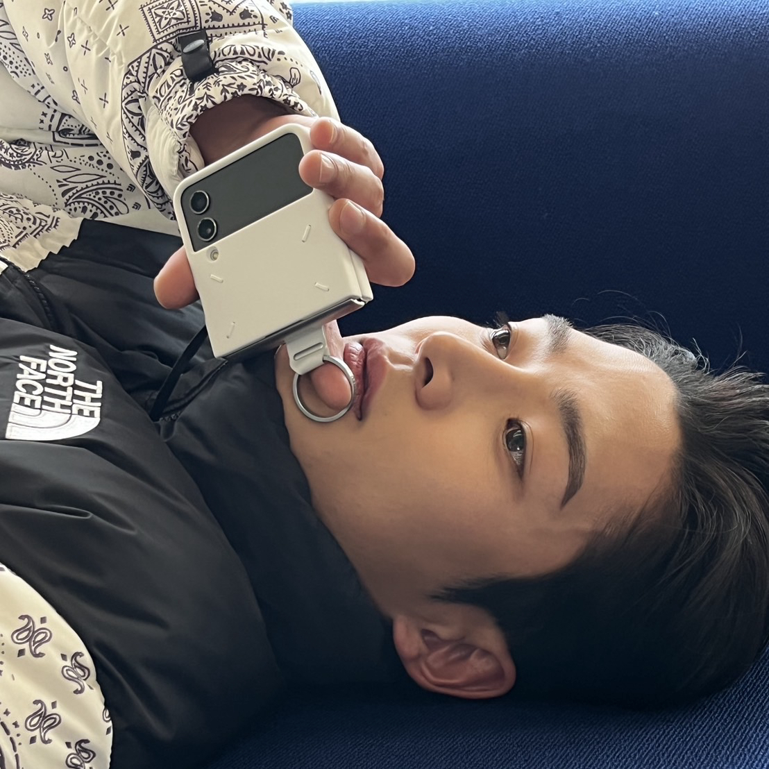 로운의 최신 사진