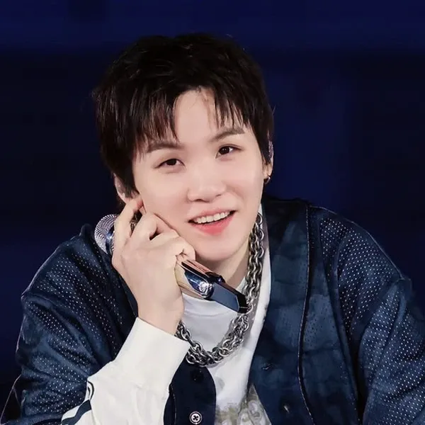 SUGA (防弹少年团)的幕后花絮