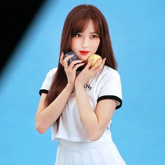 Recent activity shot of Yuju (GFRIEND)