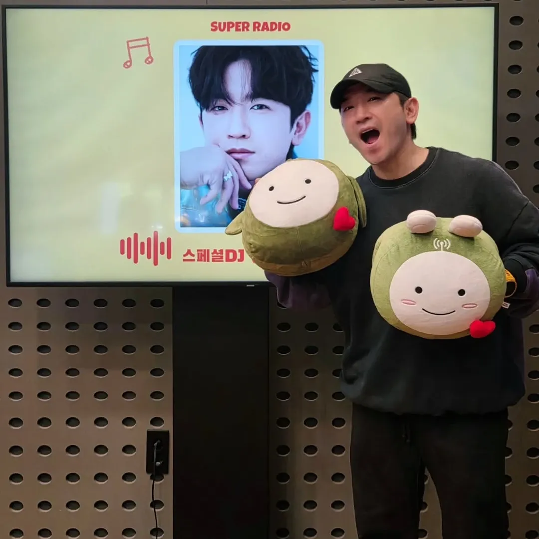 Latest photo of Lee Minwoo (SHINHWA)