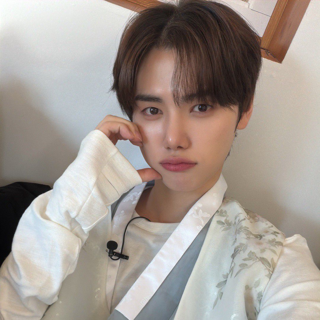 Recent activity shot of Minhee (CRAVITY)