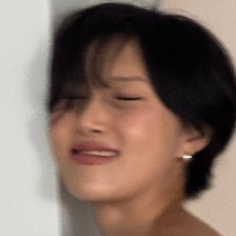 Behind-the-scenes cut of Hwasa (MAMAMOO)